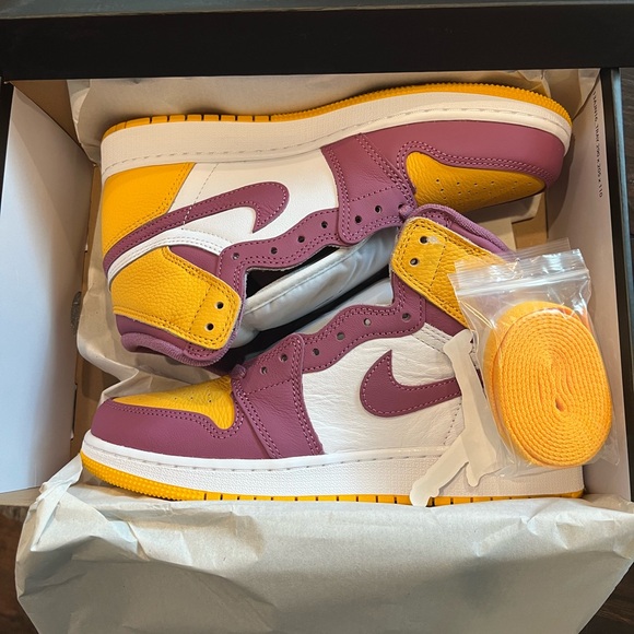 NWT Nike Air Jordan 1 Retro High OG Brotherhood youth size 6. - Picture 10 of 10